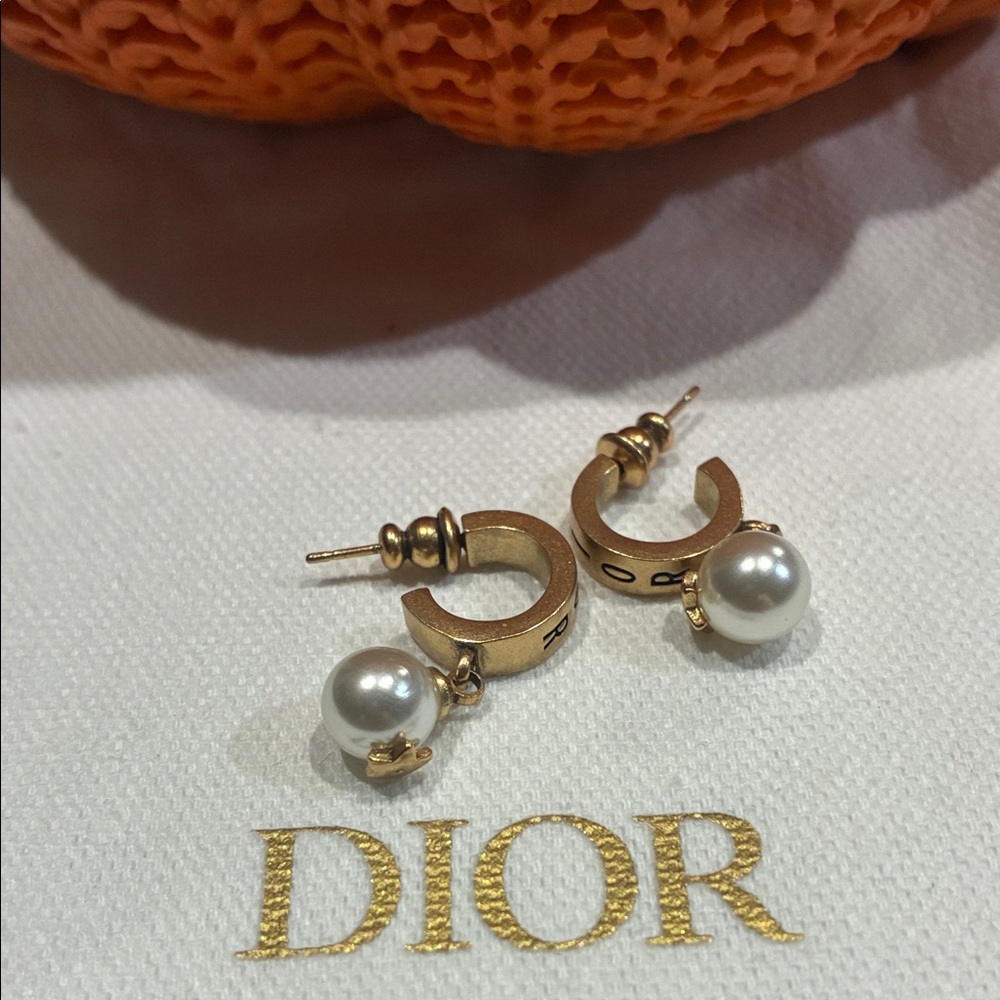 Dior Gold and Pearl Stud Earrings - Picture 9 of 10